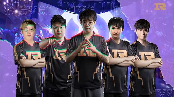 他帮助皇家 他帮助皇家