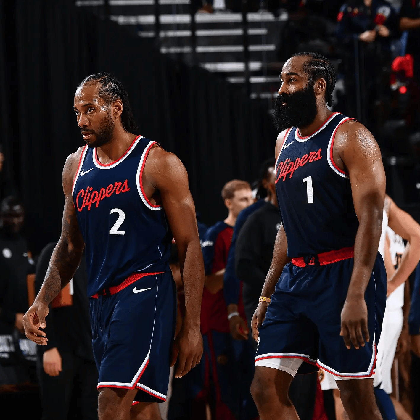 借助挡拆与 借助挡拆与